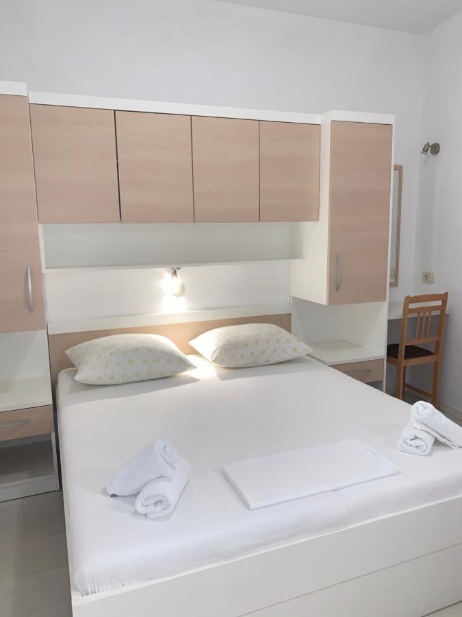 Apartments Center Baška Voda Esterno foto