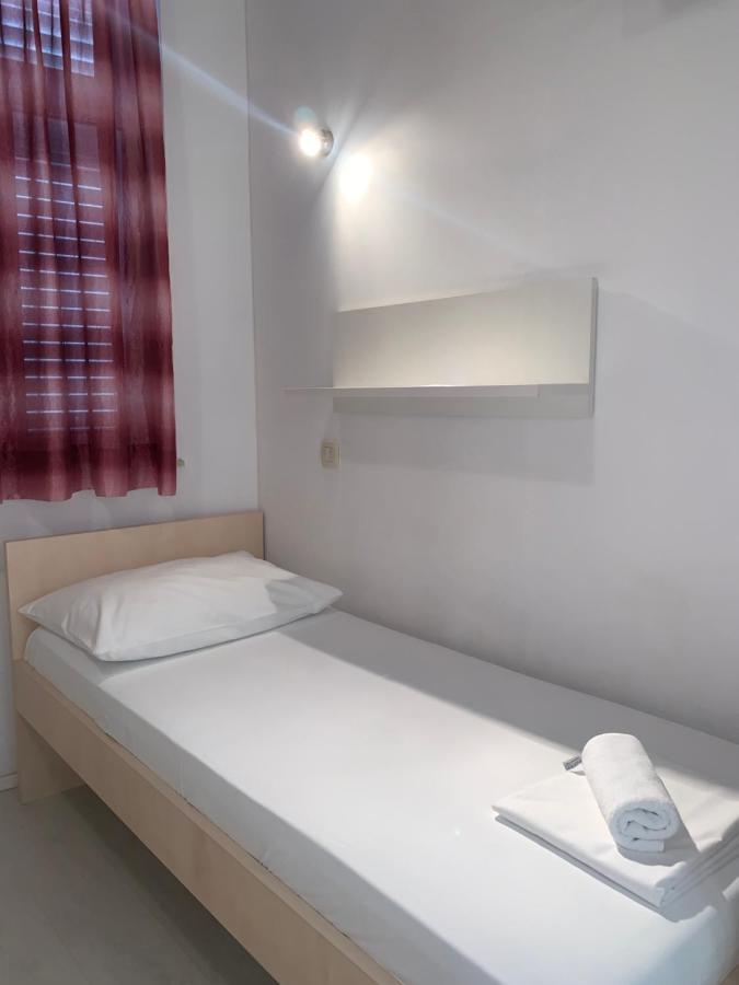 Apartments Center Baška Voda Esterno foto