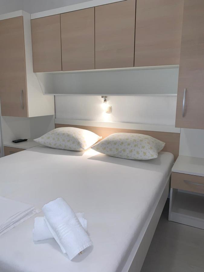 Apartments Center Baška Voda Esterno foto