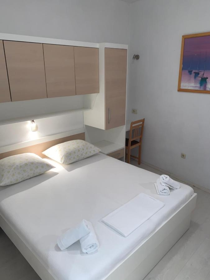 Apartments Center Baška Voda Esterno foto