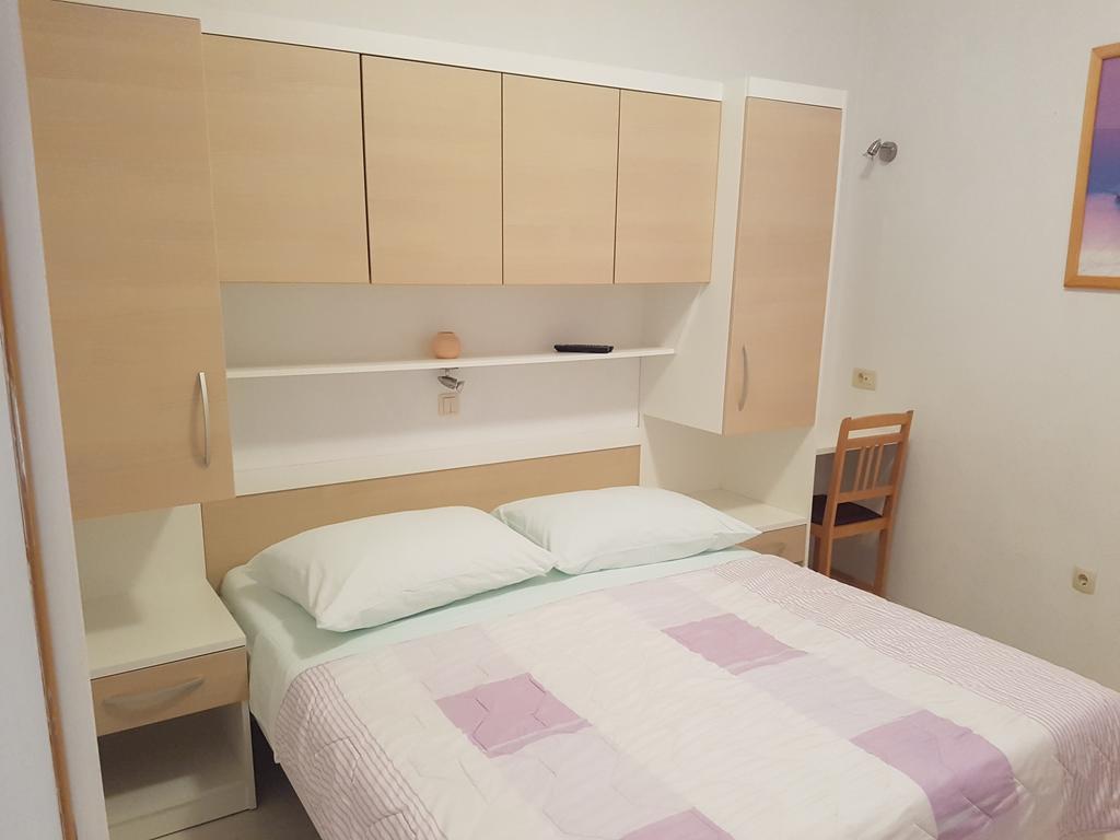 Apartments Center Baška Voda Esterno foto