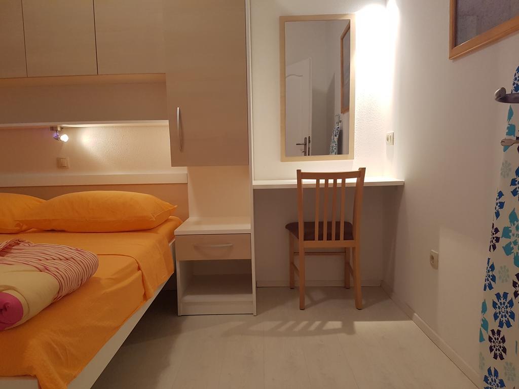 Apartments Center Baška Voda Esterno foto